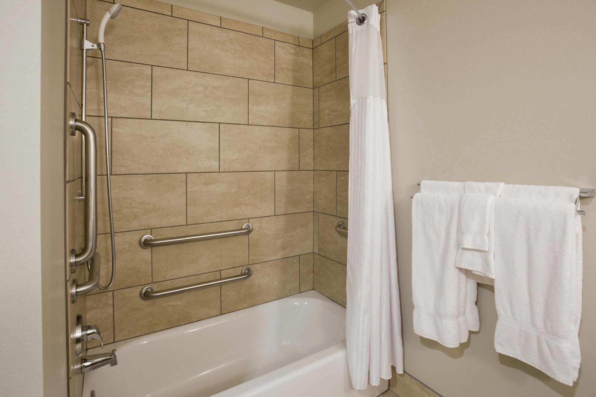 Grandstay Hotel & Suites Valley City 外观 照片