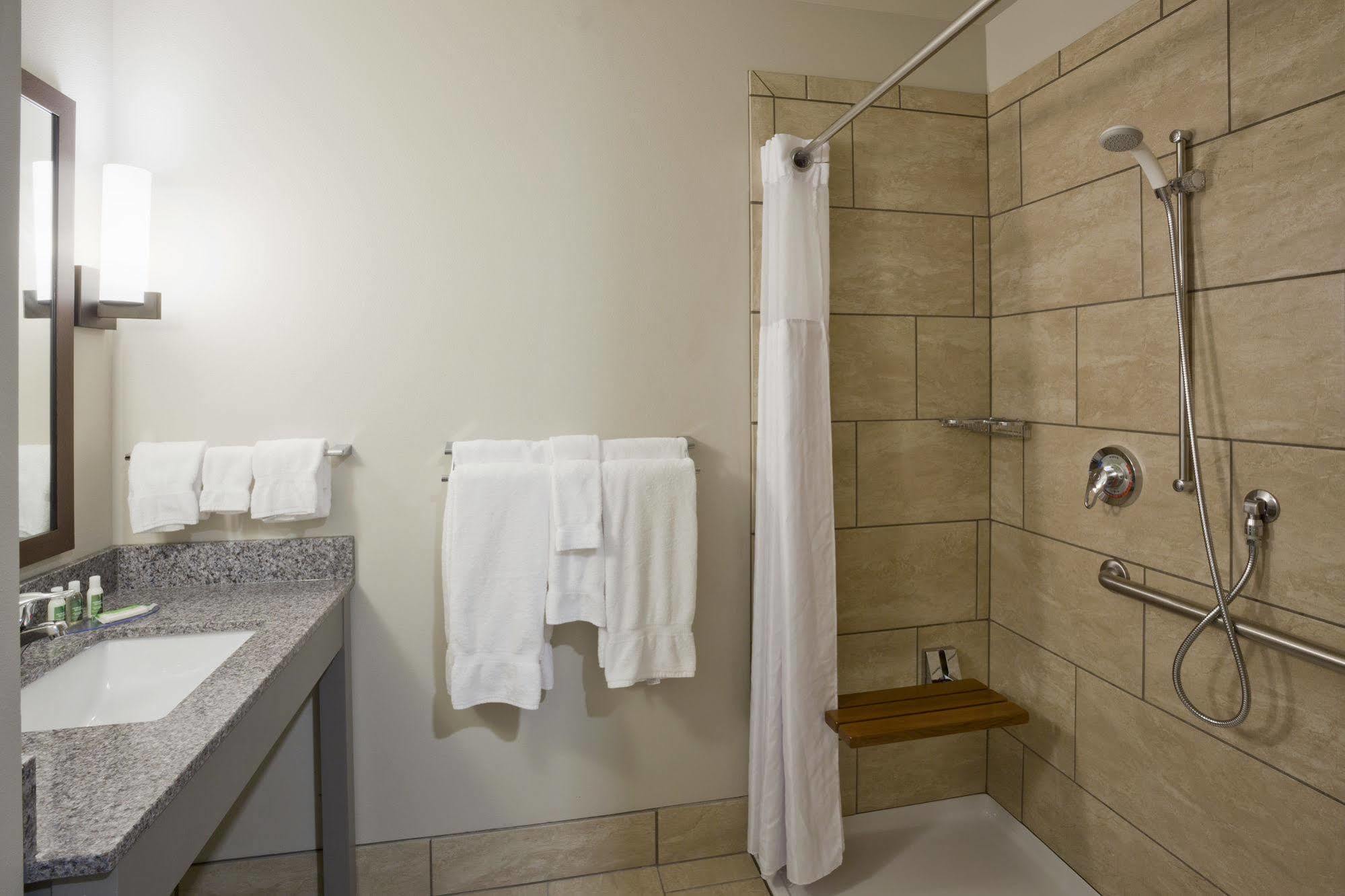 Grandstay Hotel & Suites Valley City 外观 照片