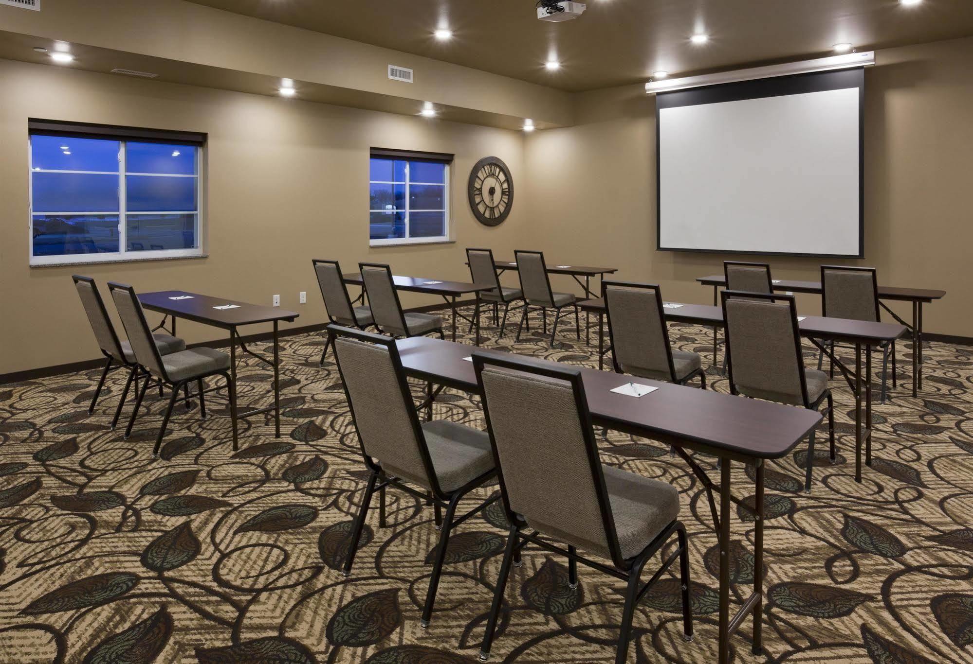 Grandstay Hotel & Suites Valley City 外观 照片
